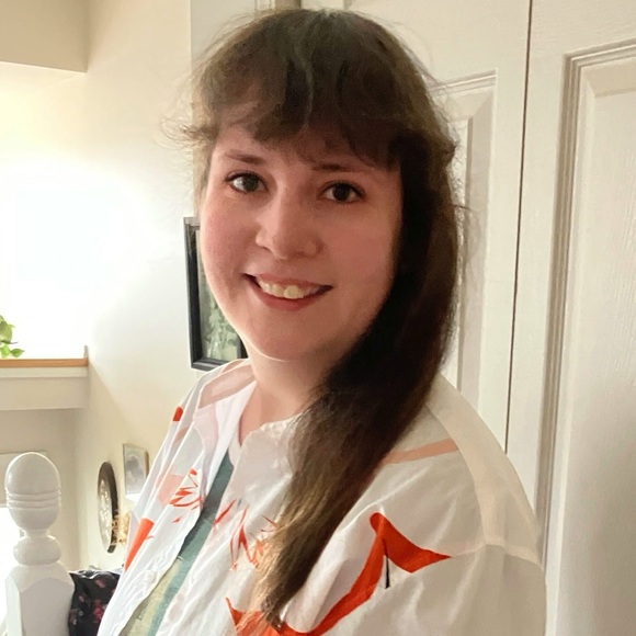 Meet your Posher, Linzi - Picture 2 of 3